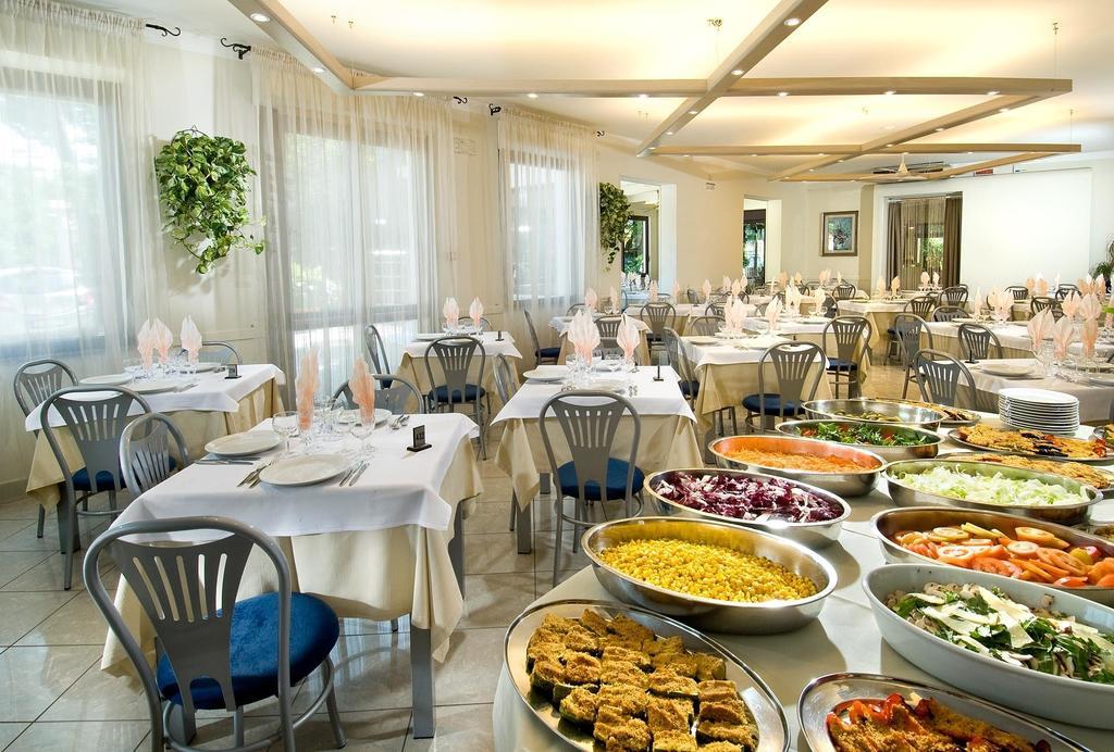 Hotel Trieste Червия Экстерьер фото