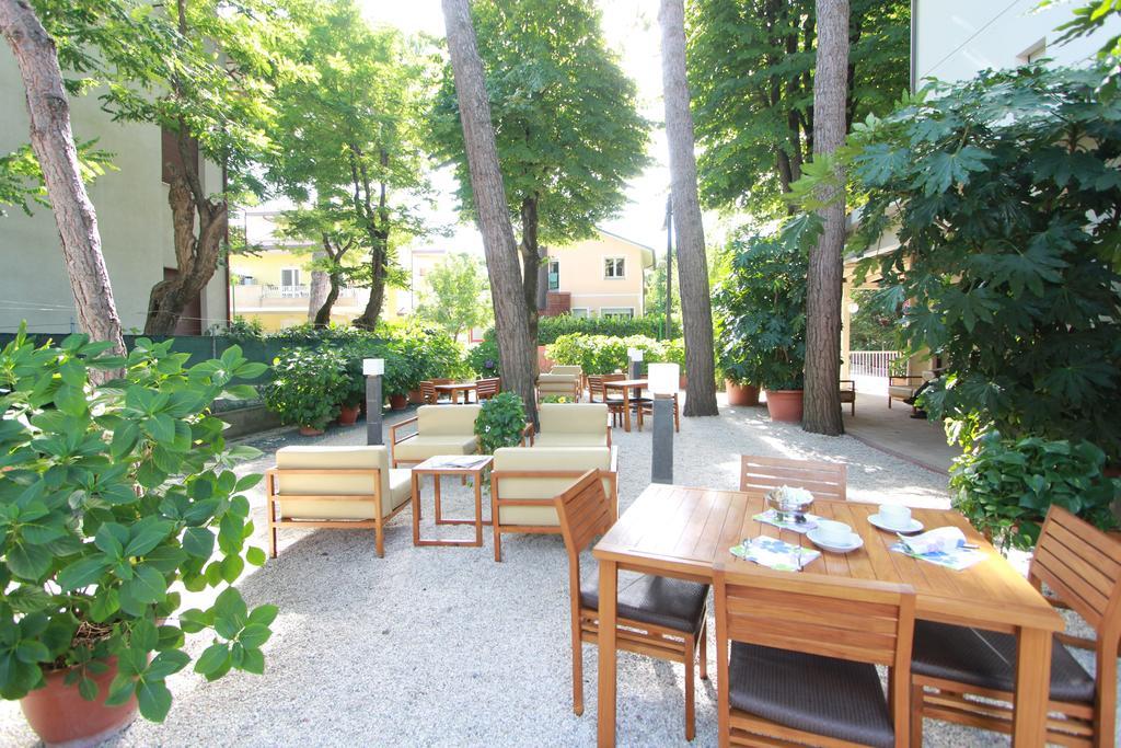 Hotel Trieste Червия Экстерьер фото